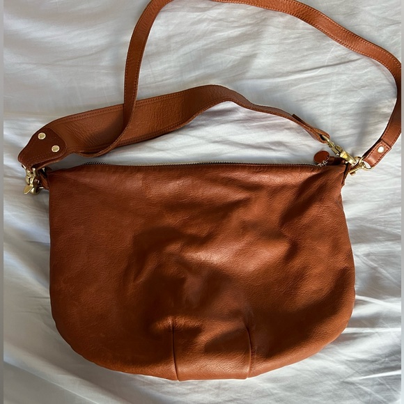 Clare V. Moyen Messenger - Picture 8 of 9